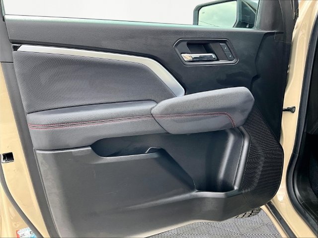 Used 2024 Chevrolet Colorado Z71 w/ Z71 Convenience Package 2 AWD/4WD image 9