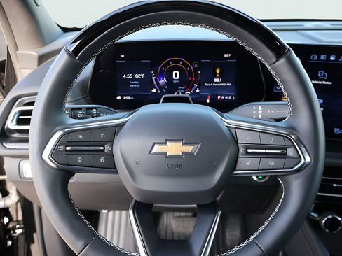 Used 2025 Chevrolet Traverse High Country image 33