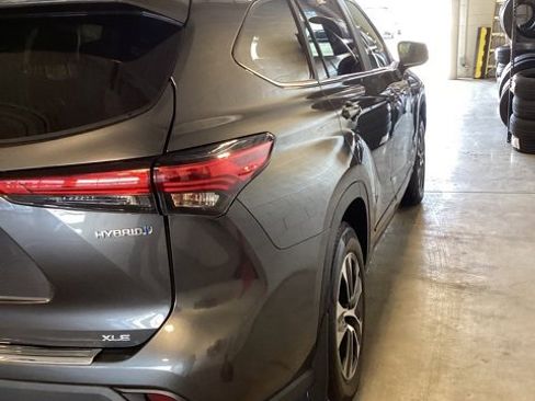 Used 2023 Toyota Highlander XLE image 14