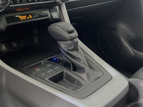 Used 2021 Toyota RAV4 XLE image 24