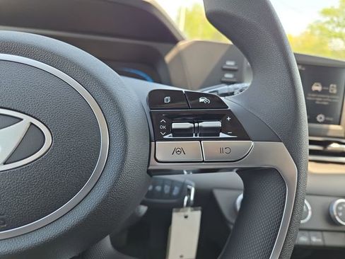New 2026 Hyundai Elantra SE FWD image 17