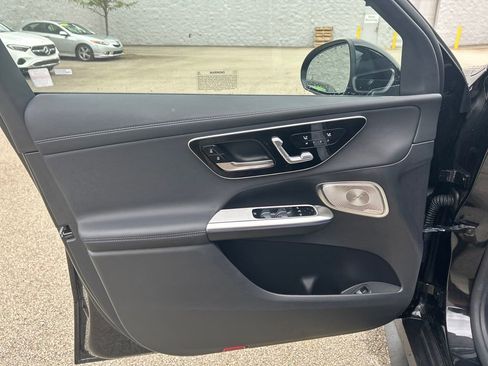 Used 2026 Mercedes-Benz GLC 300 4MATIC image 10