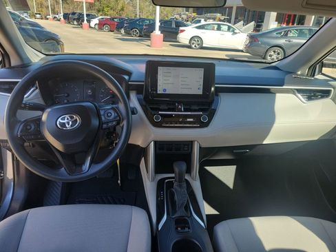 Certified 2024 Toyota Corolla Cross L image 17