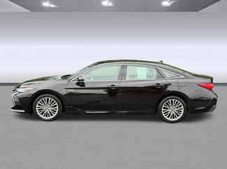 Used 2019 Toyota Avalon Limited w/ Advanced Safety Package FWD video 2