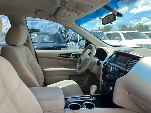 Used 2014 Nissan Pathfinder S FWD image 17