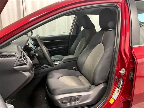 Used 2020 Toyota Camry LE w/ Convenience Package image 10