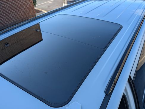 Used 2025 Chevrolet Suburban Z71 w/ Comfort Package image 14