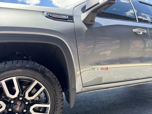 Used 2021 GMC Sierra 1500 AT4 w/ AT4 Value Package AWD/4WD image 7