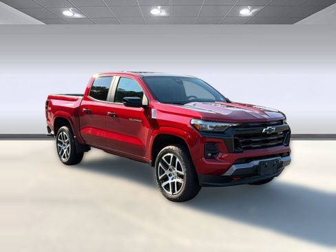 Used 2023 Chevrolet Colorado Z71 w/ Z71 Convenience Package 2 AWD/4WD image 7
