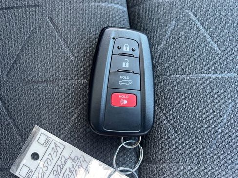 Used 2022 Toyota RAV4 XLE image 27