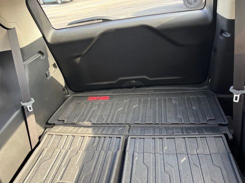 Used 2021 GMC Acadia Denali w/ Denali Ultimate Package image 25