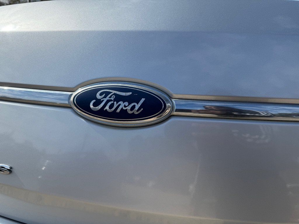 Used 2012 Ford Taurus SE FWD image 28