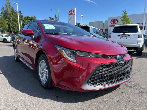 Certified 2022 Toyota Corolla LE FWD image 1