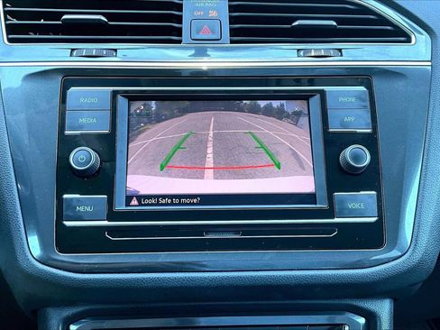 Used 2020 Volkswagen Tiguan S FWD image 13