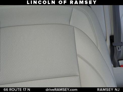 New 2026 Lincoln Nautilus Premier AWD/4WD image 17