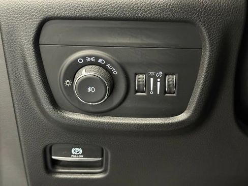 Used 2021 Jeep Grand Cherokee L Limited AWD/4WD image 15