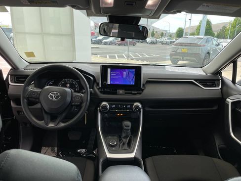 Certified 2024 Toyota RAV4 LE AWD/4WD image 17