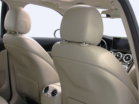 Used 2017 Mercedes-Benz GLC 300 w/ Premium 1 Package image 43