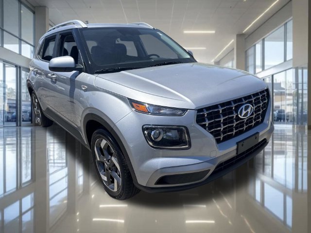 Certified 2026 Hyundai Venue SEL FWD image 2