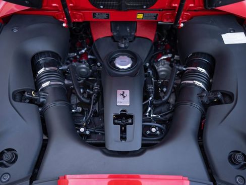 Used 2021 Ferrari F8 Tributo RWD image 23