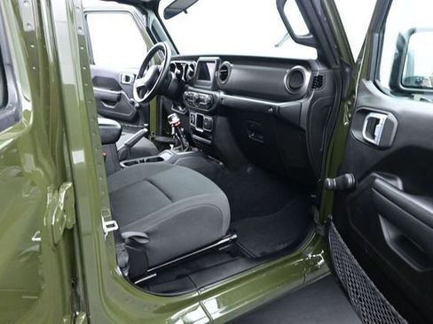 Used 2022 Jeep Gladiator Sport AWD/4WD image 17