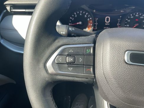 Used 2024 Jeep Compass Limited image 17