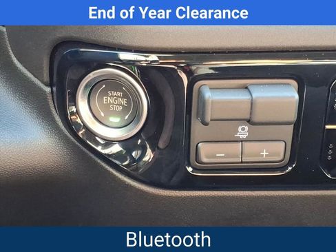 New 2025 Chevrolet Silverado 1500 LT w/ Z71 Off-Road Package image 11