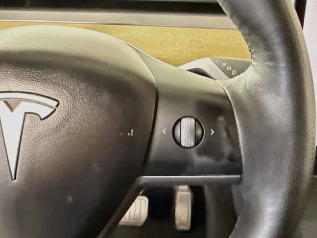 Used 2022 Tesla Model Y Long Range AWD/4WD image 14