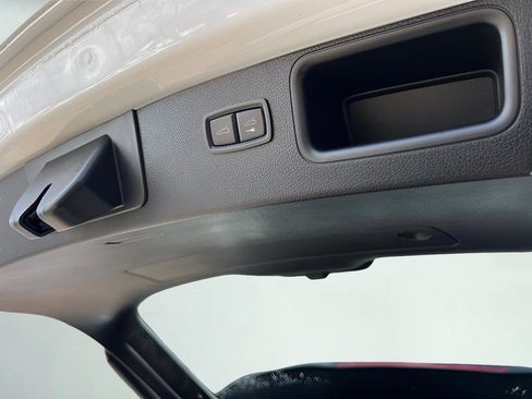 Used 2022 Porsche Macan AWD/4WD image 24