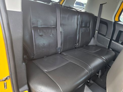 Used 2007 Toyota FJ Cruiser 4WD image 16