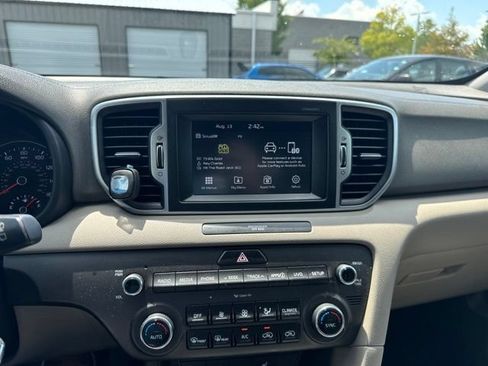 Used 2017 Kia Sportage LX w/ LX Popular Package FWD image 12