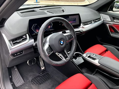 Certified 2025 BMW X1 xDrive28i w/ Technology Package AWD/4WD image 17