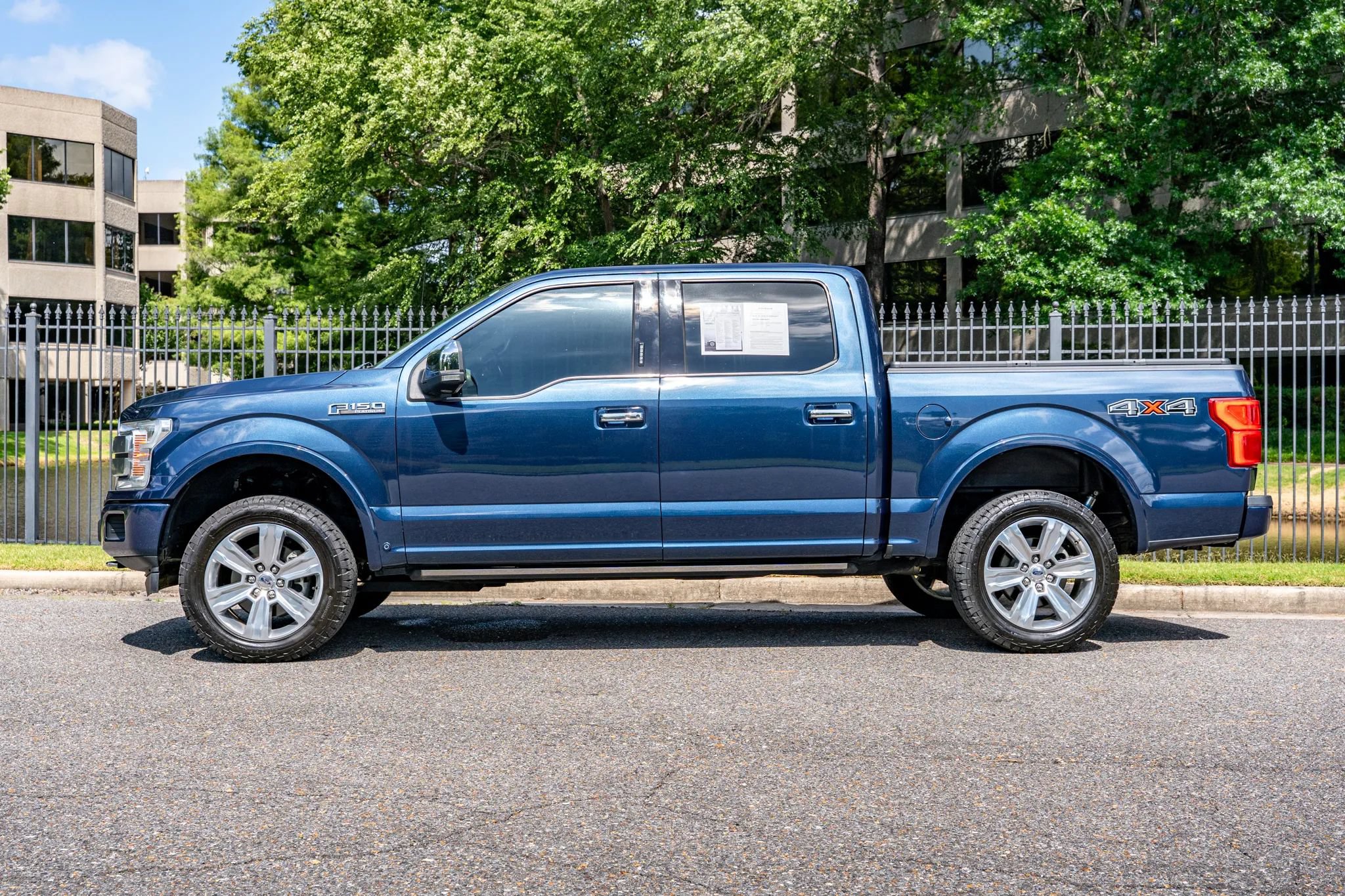Used 2020 Ford F150 Platinum w/ Equipment Group 701A Luxury AWD/4WD image 9