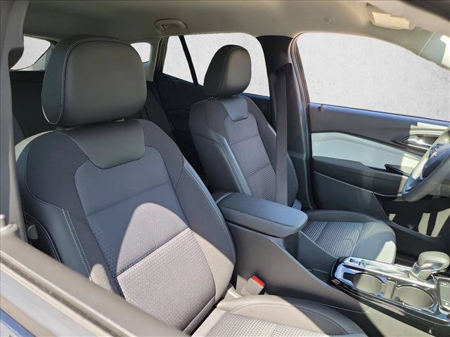 Used 2025 Chevrolet Trax LT FWD image 12