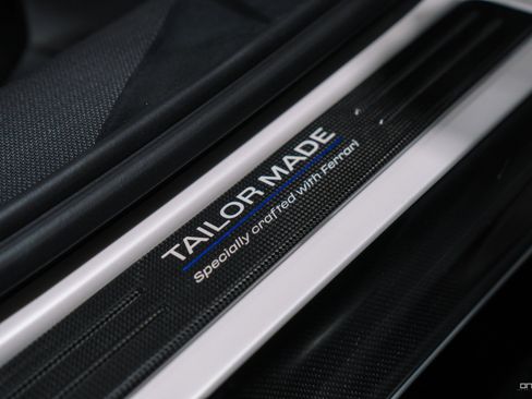 Used 2022 Ferrari SF90 Spider image 30