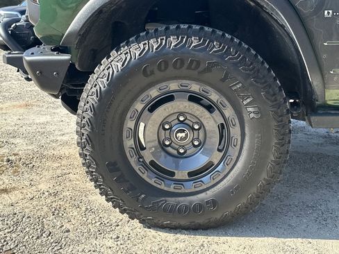 Used 2022 Ford Bronco Everglades image 11