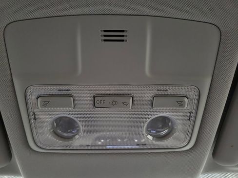 Used 2015 Toyota RAV4 LE image 19