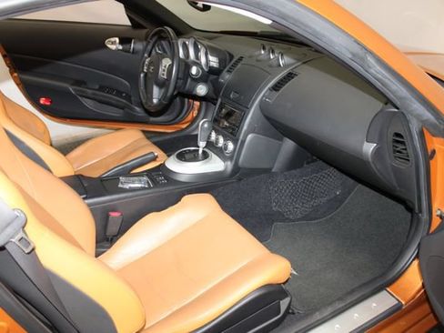 Used 2006 Nissan 350Z Touring w/ (N93) Cargo Convenience Pkg RWD image 20