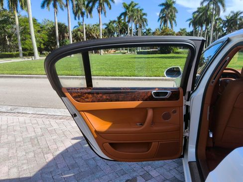 Used 2013 Bentley Flying Spur Flying Spur image 27