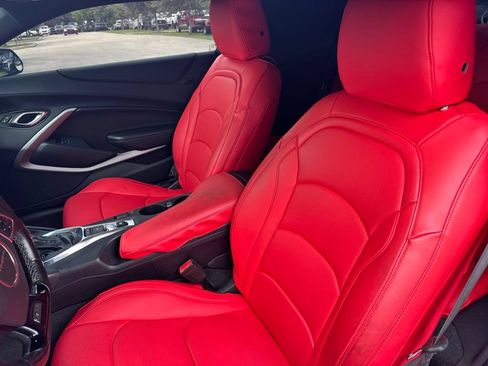 Used 2017 Chevrolet Camaro LT RWD image 10