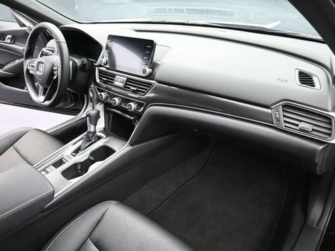 Used 2018 Honda Accord Sport image 27