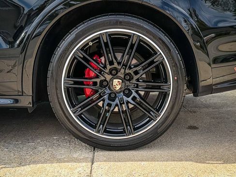 Used 2013 Porsche Cayenne GTS w/ Carbon Fibre Interior Pkg AWD/4WD image 8