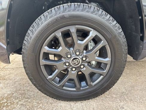 Used 2023 Toyota Tundra Platinum image 10