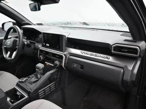 Used 2024 Toyota Tacoma SR5 AWD/4WD image 8