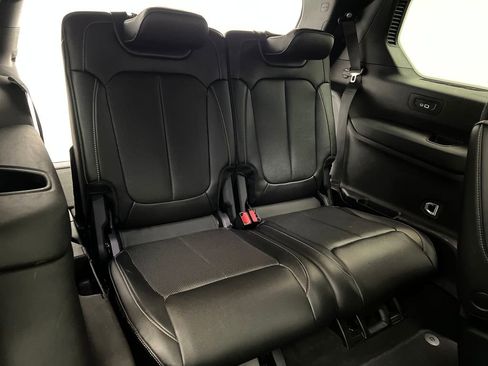 Used 2024 Jeep Grand Cherokee L Limited w/ Luxury Tech Group II image 31