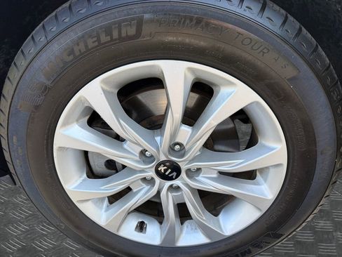 Used 2021 Kia Telluride LX AWD/4WD image 21
