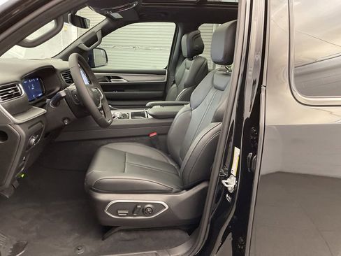 New 2025 Jeep Wagoneer Series III w/ Quick Order Package 25C Super image 19