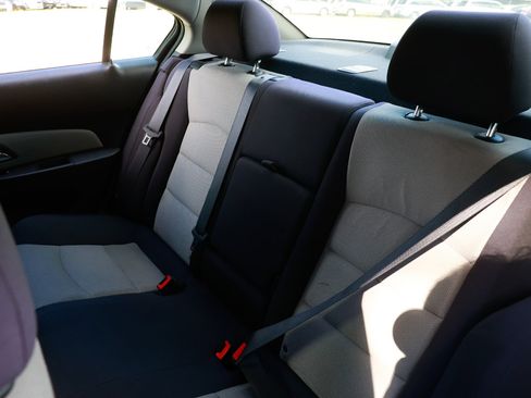 Used 2014 Chevrolet Cruze LS image 8