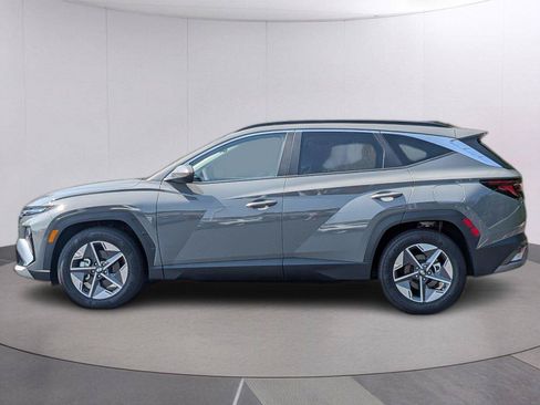Used 2026 Hyundai Tucson SEL FWD image 2