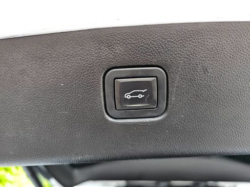 Used 2019 Chevrolet Blazer RS w/ Sun and Wheels Package image 36